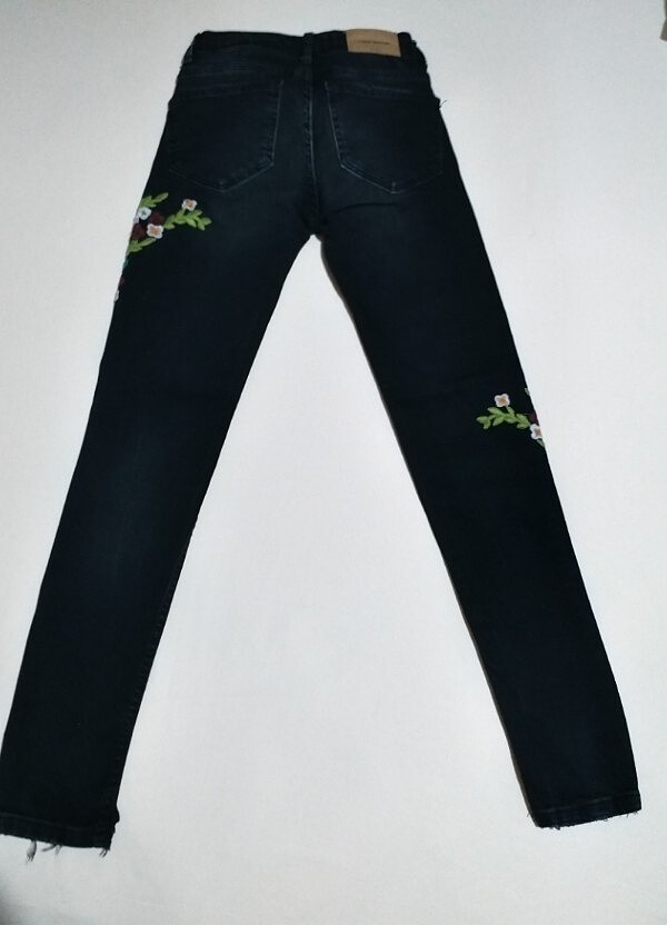 Zara 32 Beden Siyah Işlemeli Kot Pantolon - Görsel 4