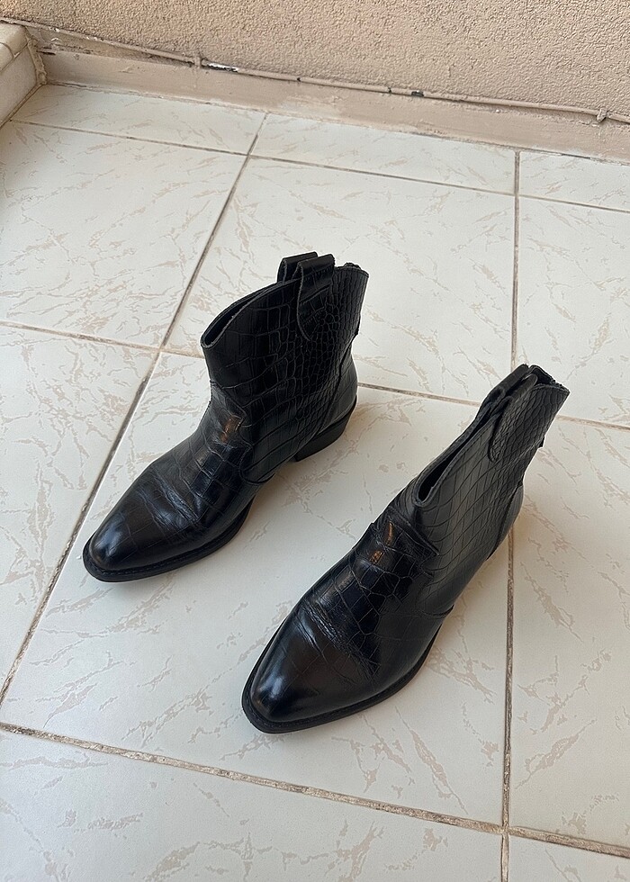 Yılan Derisi Görünümlü Kovboy Bot - Görsel 3