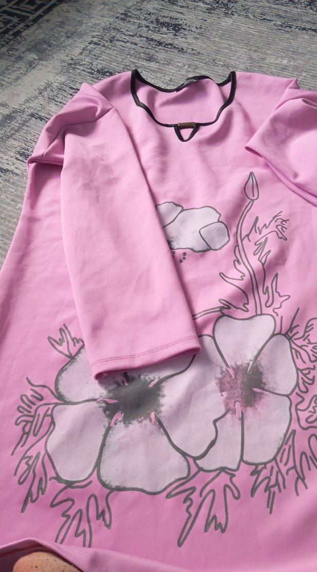 Pembe Çiçek Desenli 
 Tişörtü - Görsel 2