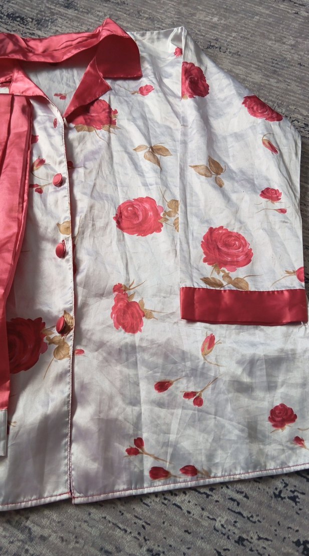 Çiçek Desenli Kadın Saten Pijama Takımı - Görsel 4