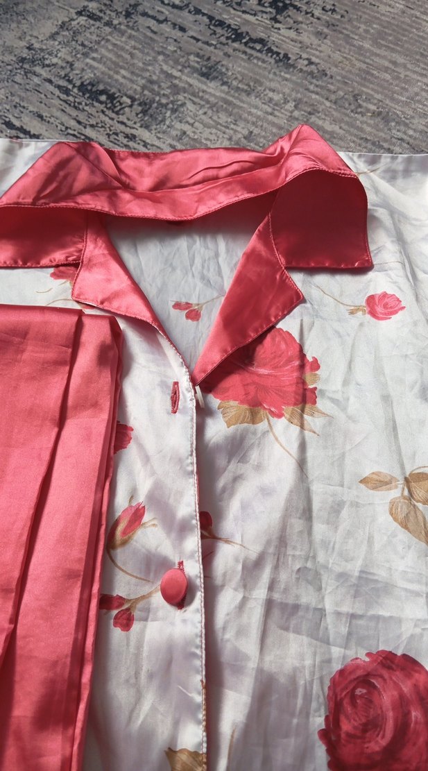 Çiçek Desenli Kadın Saten Pijama Takımı - Görsel 2