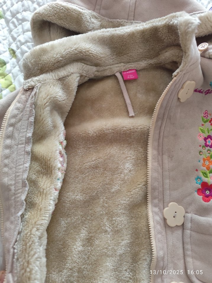 Düğmeli Nakışlı Kız Çocuk Kahverengi Mont - Görsel 3