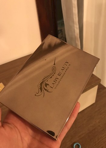 Beden Renk Bej Tonlarda Göz Farı Paleti