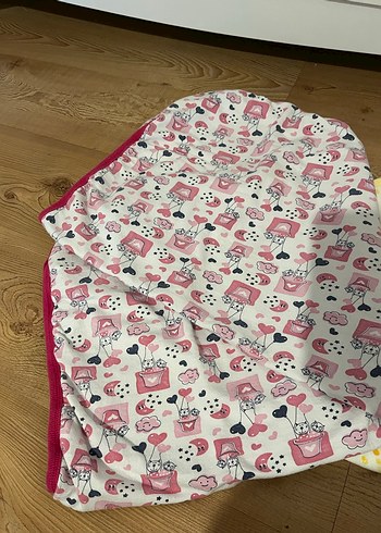 Çocuklar için renkli desenli battaniye - Görsel 3