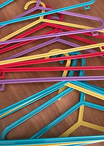 Diğer Renkli Plastik Askılar Seti