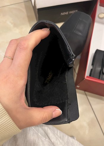 Kadın Siyah Deri Tokalı Topuklu Bot - Görsel 2