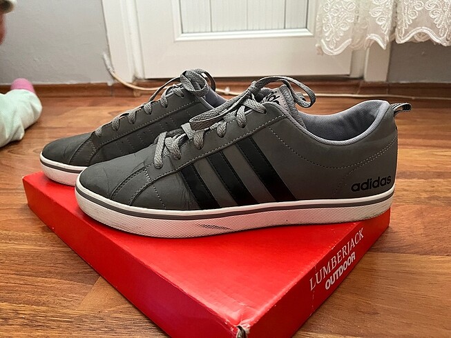 44 Beden Adidas orjinal spor ayakkabı