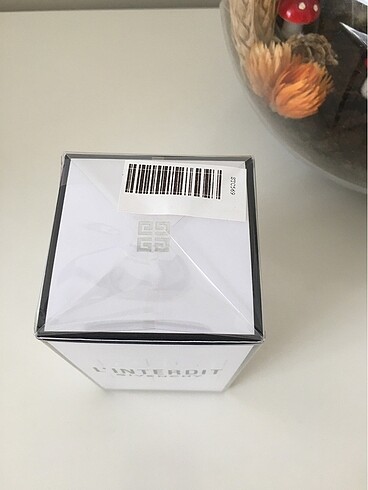 Gıvenchy parfüm - Görsel 3