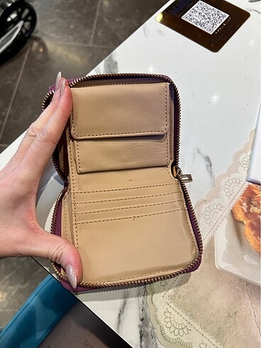 Guess GUESS cüzdan orijinal faturası mevcut