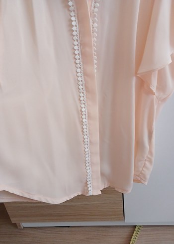 Düğmeli V Yaka Kadın gömlek - Görsel 4