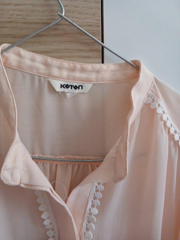 Düğmeli V Yaka Kadın gömlek - Görsel 3