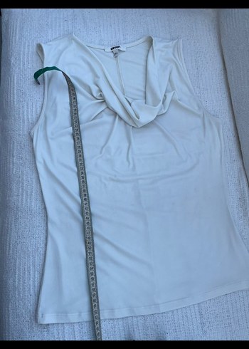 krem Drapeli V Yakalı Kolsuz Bluz - Görsel 5