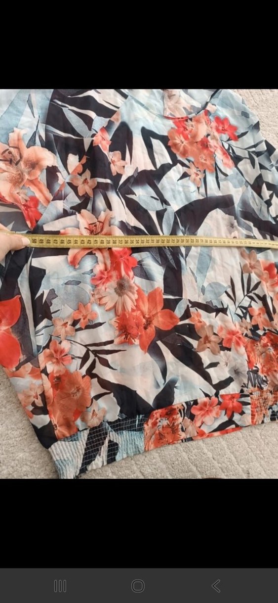 Gri Çiçek Desenli Kısa Kollu Bluz - Görsel 5