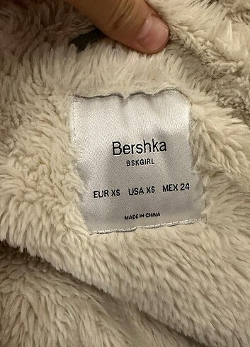 Bershka mont