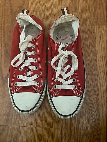 kırmızı convers