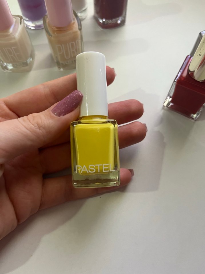 Beyaz ve açık renk oje seti - Görsel 4