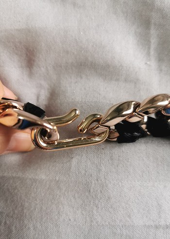 Zincir Detaylı Altın Yılan Desenli Midi Kolye - Görsel 3