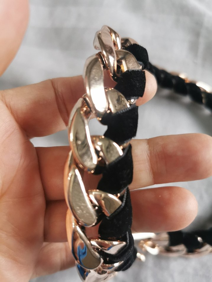 Zincir Detaylı Altın Yılan Desenli Midi Kolye - Görsel 5