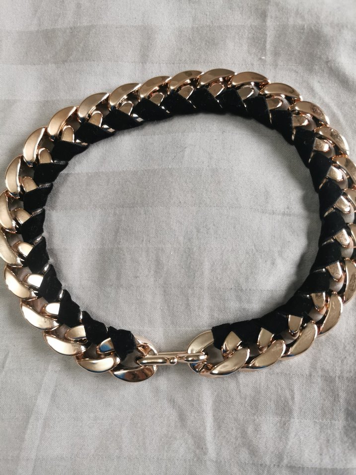 Zincir Detaylı Altın Yılan Desenli Midi Kolye - Görsel 4