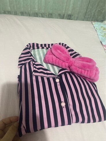 Pembe çizgili pijama takımı