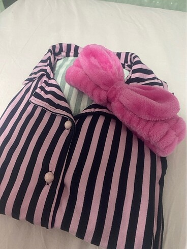 Victoria s Secret Pembe çizgili pijama takımı