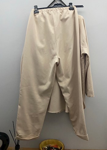 Bej Mini Düğmeli Kadın Takım Elbise - Görsel 3