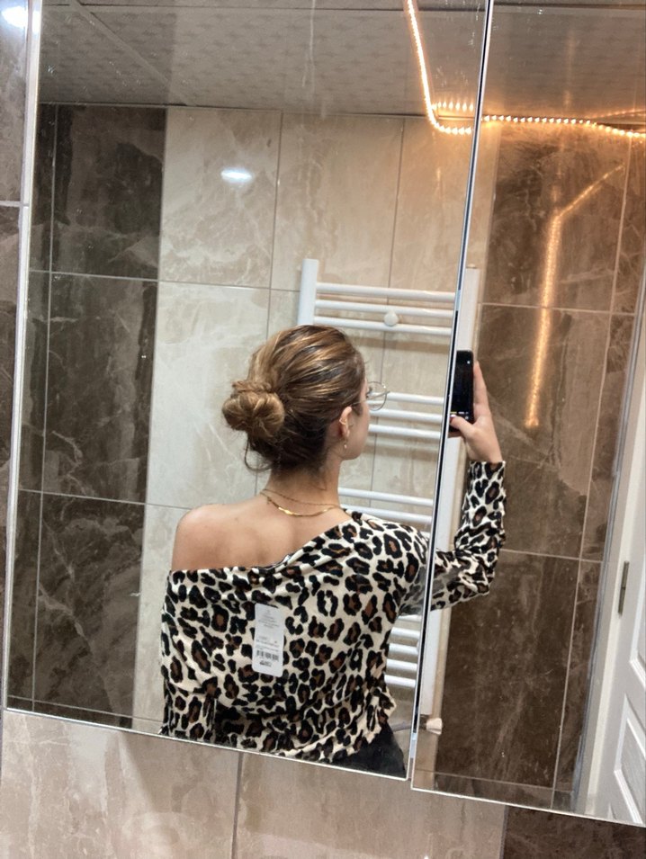 Leopar Desenli Uzun Kollu Bluz - Görsel 2