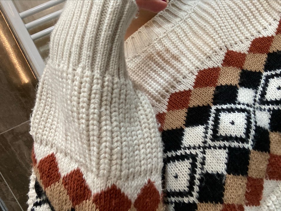 Desenli Yüksek Yakalı Örgü Kazak - Görsel 3