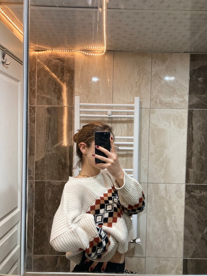 Desenli Yüksek Yakalı Örgü Kazak - Görsel 2