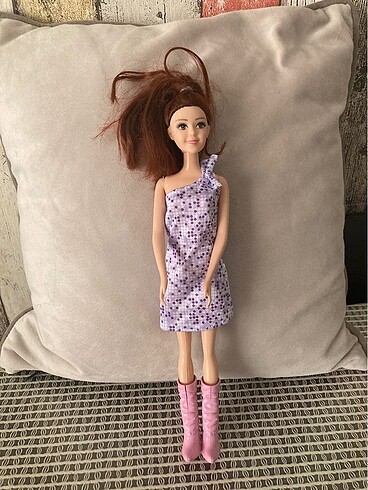 Barbie bebek