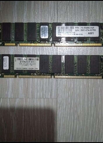 2 adet 256 MB 133 MHz ram 