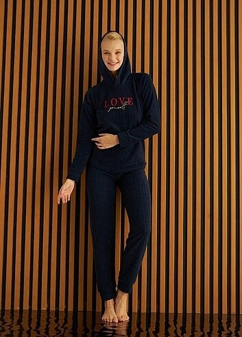 Diğer Kapşonlu Polar pijama takımı