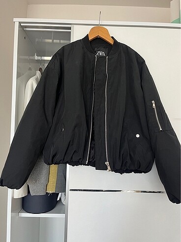 Zara bomber mont