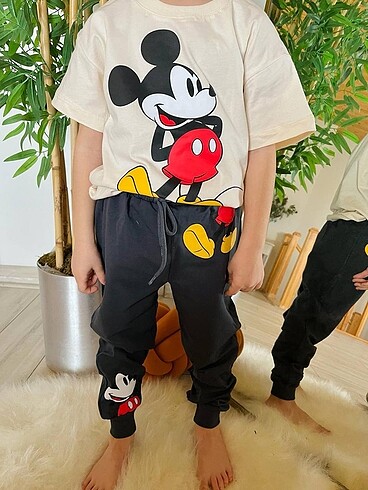 3 Yaş Beden Mickey Mouse Eşofman Takımı