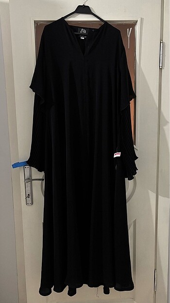 Kolları pileli abaya