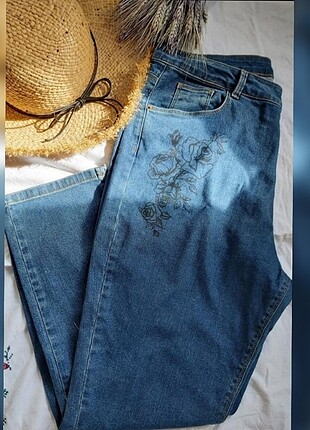 Defacto kot mom jean