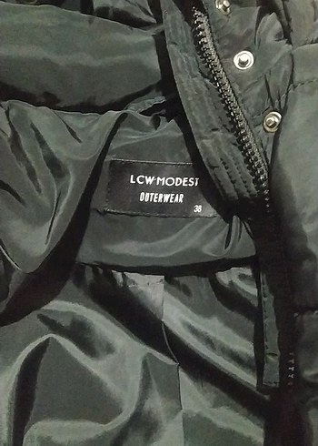 Kadın Siyah Kapüşonlu Uzun Kışlık Mont - Görsel 3