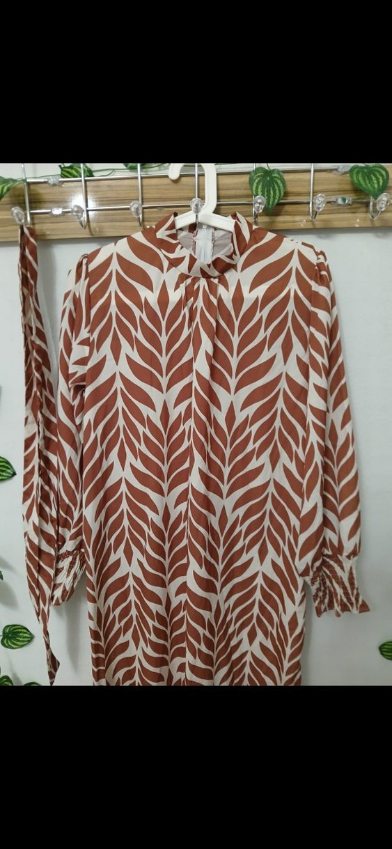 Bohem Tarz Uzun Kahverengi Desenli Elbise - Görsel 2