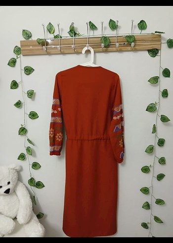 Nakışlı Kemerli Uzun Kırmızı Bohem Elbise - Görsel 4