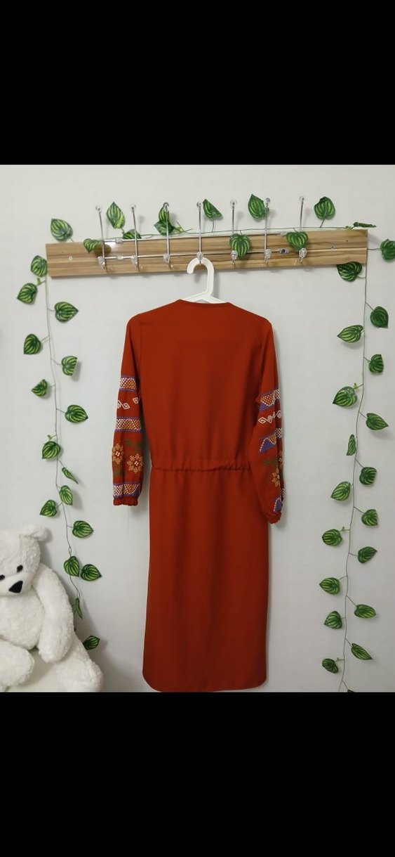 Nakışlı Kemerli Uzun Kırmızı Bohem Elbise - Görsel 4