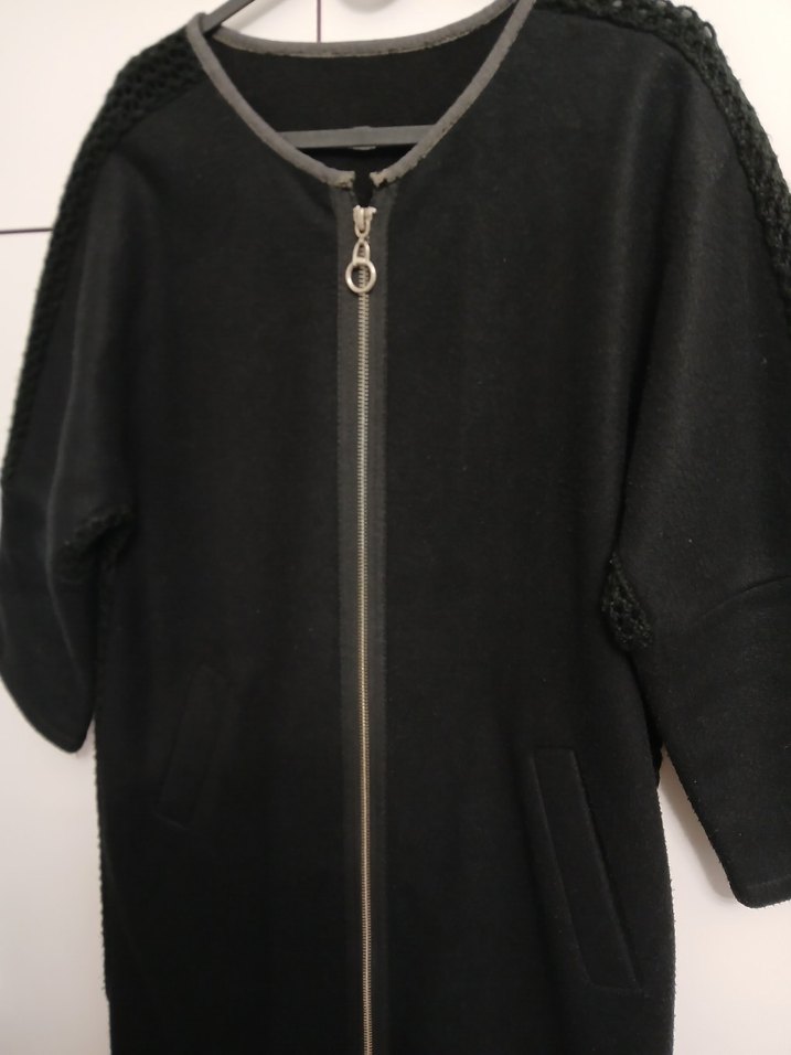 Siyah Fermuarlı Kadın Kaban - Görsel 3