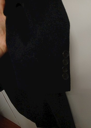 Düğmeli Siyah Kaban - Görsel 4