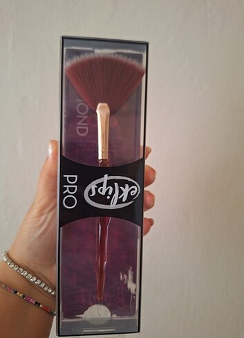 Fan highlighter fırçası 