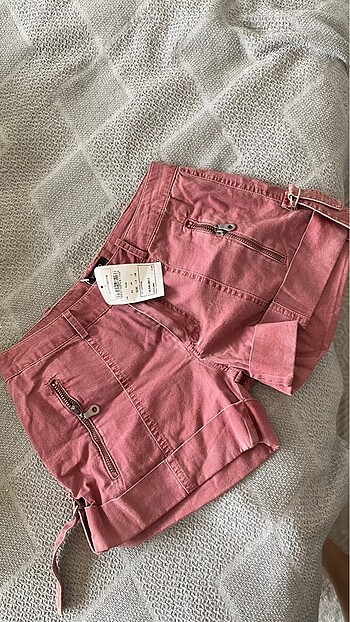 Pembe Short