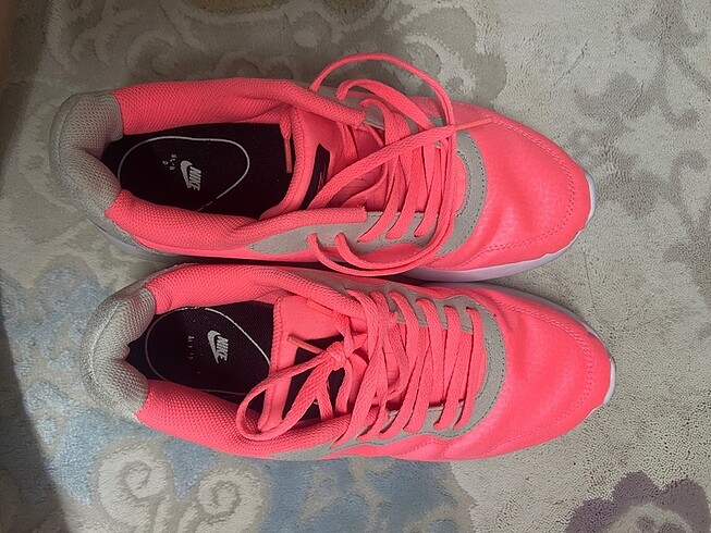 Nike spor ayakkabı