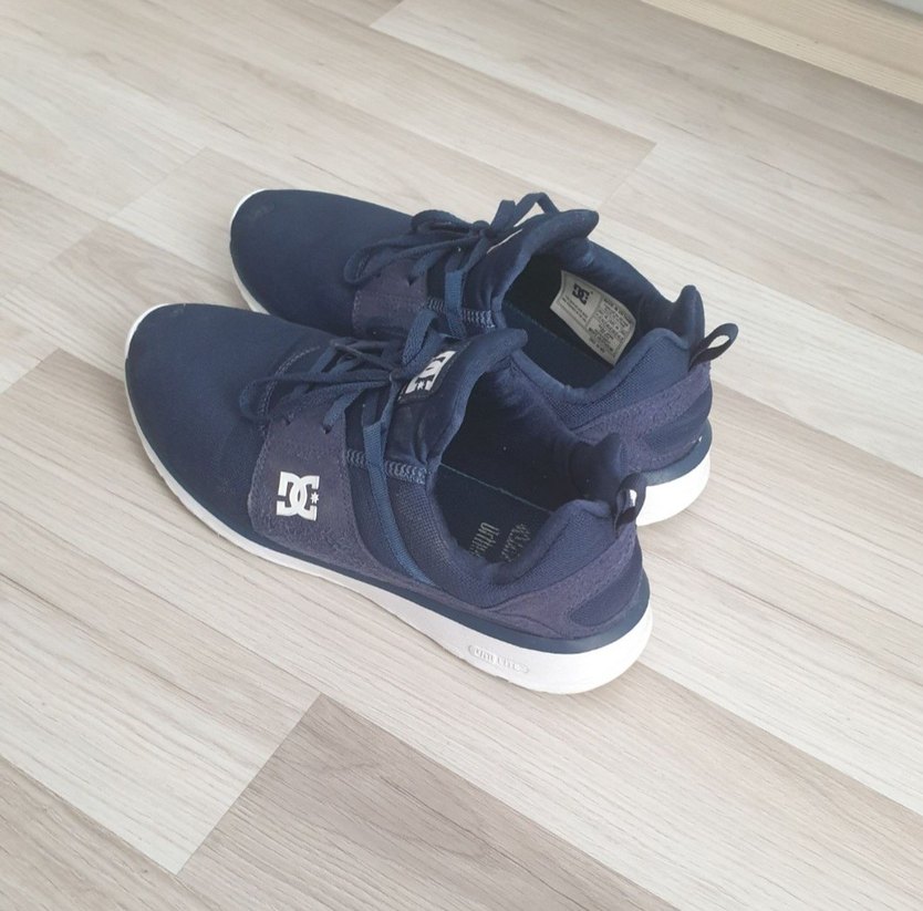 DC marka Spor Ayakkabı - Görsel 3