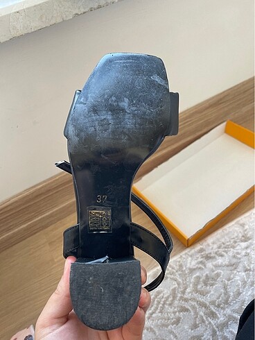 37 Beden Siyah açık ayakkabı