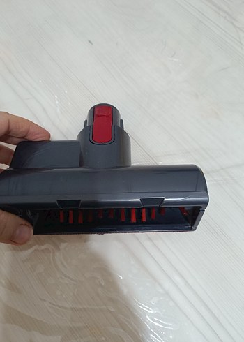 Kırmızı ve koyu renkli dyson - Görsel 3