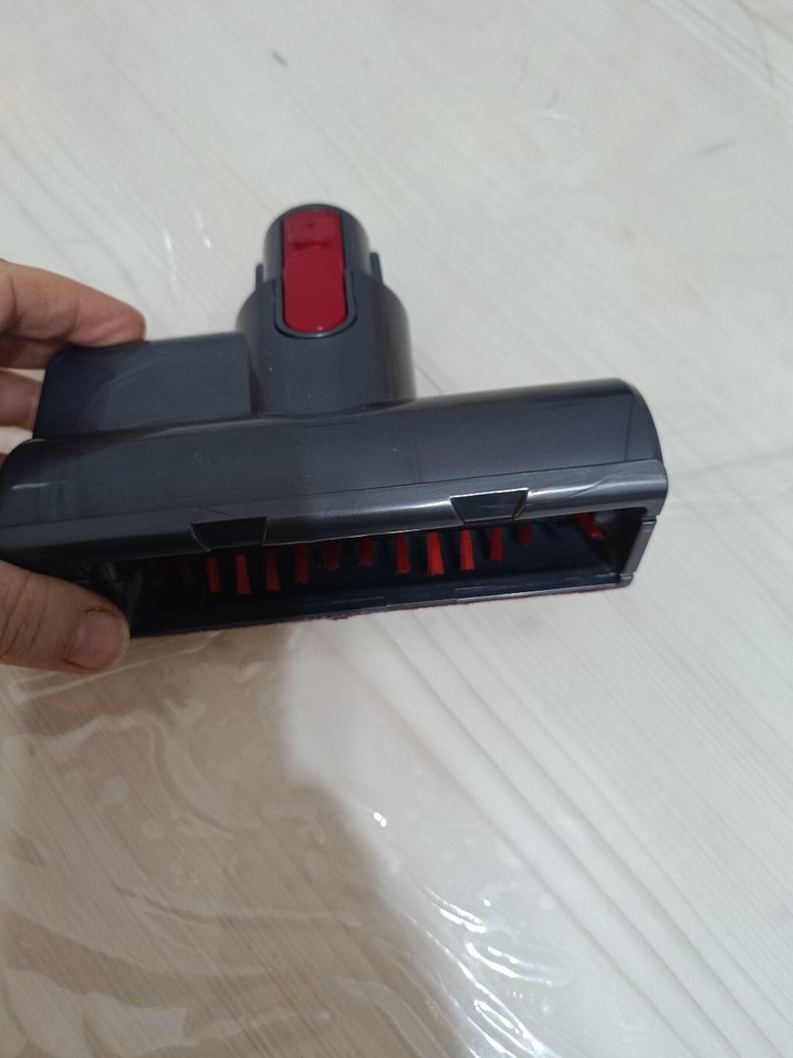 Kırmızı ve koyu renkli dyson - Görsel 2