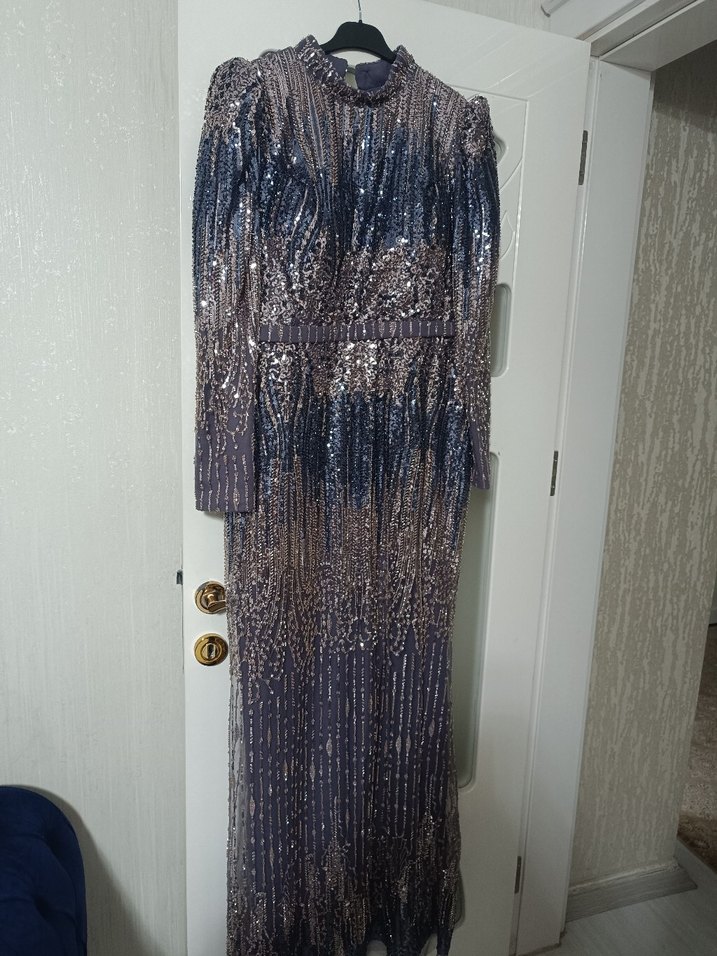 Boncuk İşlemeli Yılan Desenli Uzun Abiye Elbise - Görsel 2